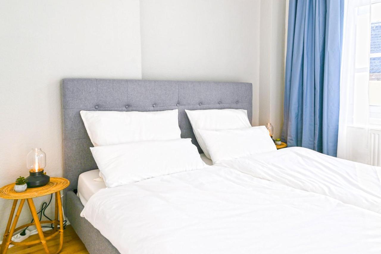 120Qm Denkmal Apartment In Krefeld Mit Stuck Und Balkon - Beuys Apartments - Krefeld Eksteriør bilde
