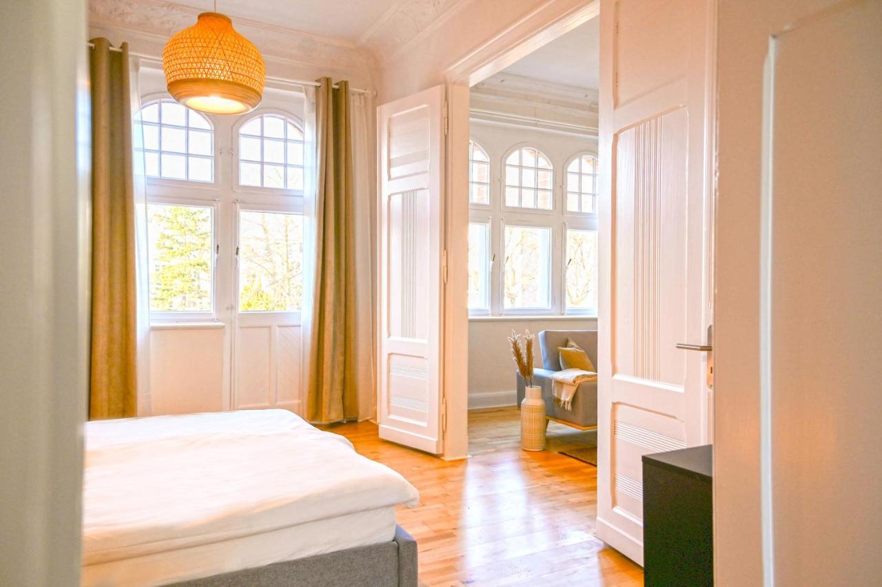 120Qm Denkmal Apartment In Krefeld Mit Stuck Und Balkon - Beuys Apartments - Krefeld Eksteriør bilde