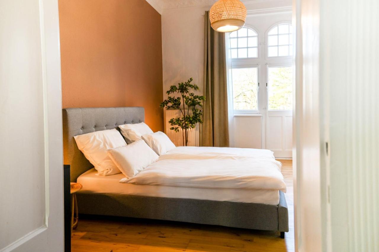 120Qm Denkmal Apartment In Krefeld Mit Stuck Und Balkon - Beuys Apartments - Krefeld Eksteriør bilde